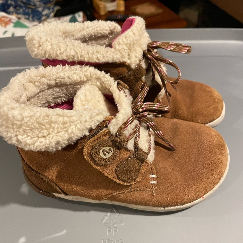 Merrell fleece-lined toddler boots size 9W (wide)